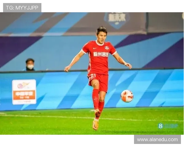 王伟独家揭秘足球技巧与战术心得分享助你提升球技与比赛表现 王伟独家揭秘足球技巧与战术心得分享助你提升球技与比赛表现