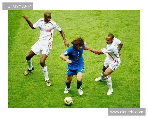 无法归队的足球明星们背后的故事与挑战